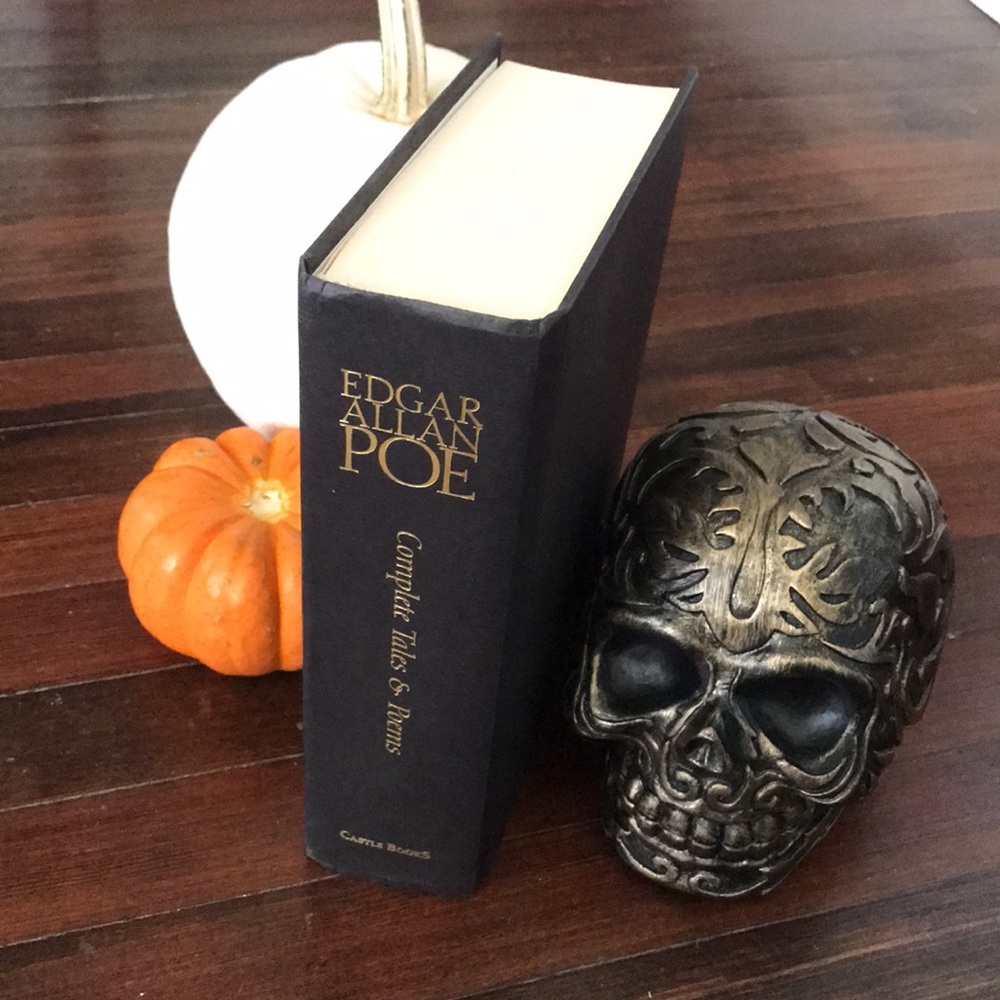 • Edgar Allan Poe complete tales and poems book •